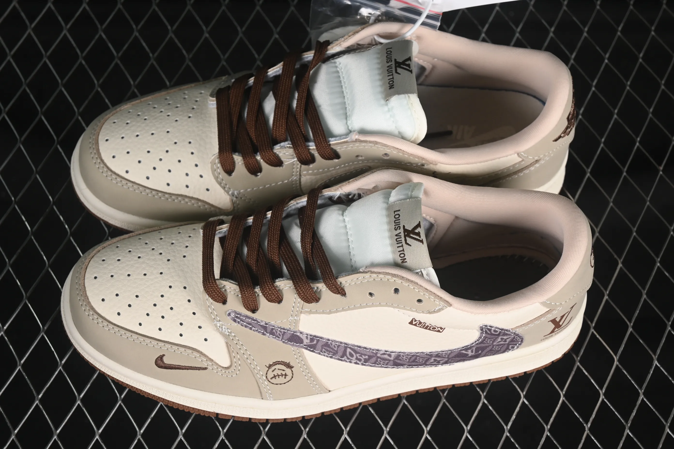 All categories Air Jordan Jordan series basketball shoes Air Jordan 1 Low High-end customized low-top sneakers Travis Scott x Fragment Design x Air Jordan 1 Low OG SP AJ1 LV joint flower hook grimace low-top cultural casual sneakers XS2024-060